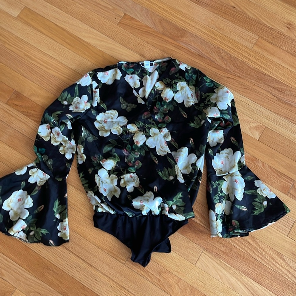 🌟 Floral Wrap Bodysuit